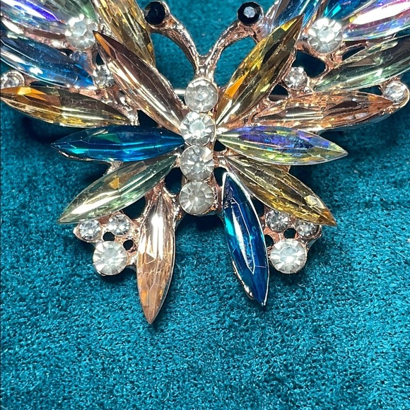 Elegant Multicolor Butterfly Brooch - Picture 3 of 5